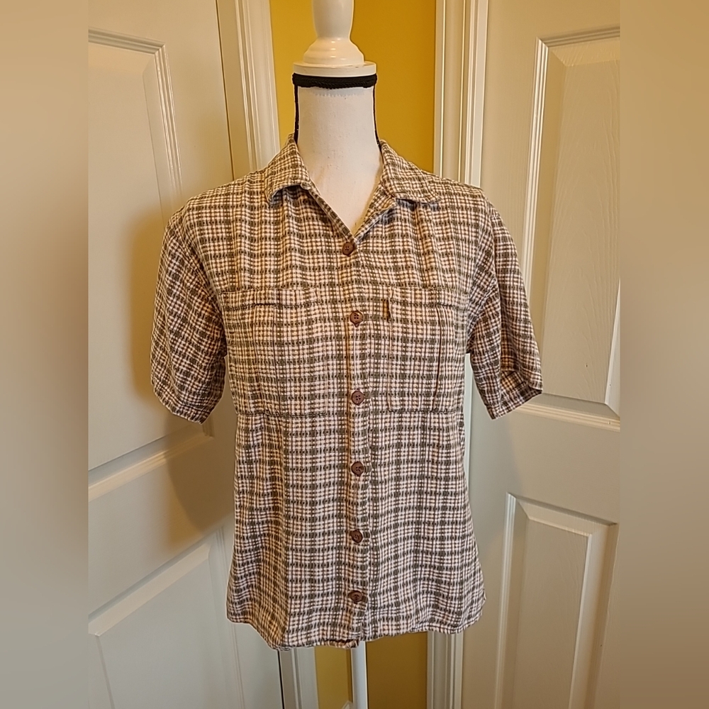 EX OFFICIO WOMEN'S BUTTON DOWN SHIRT, SIZE 6/8